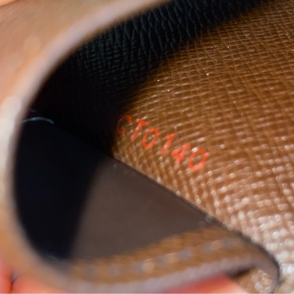 LOUIS VUITTON DAMIER EBENE 4 KEYS - Picture 4 of 13